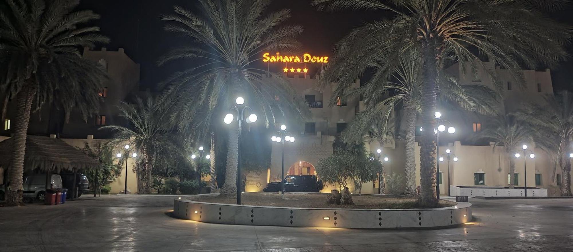 Sahara Douz Hotel Exterior photo