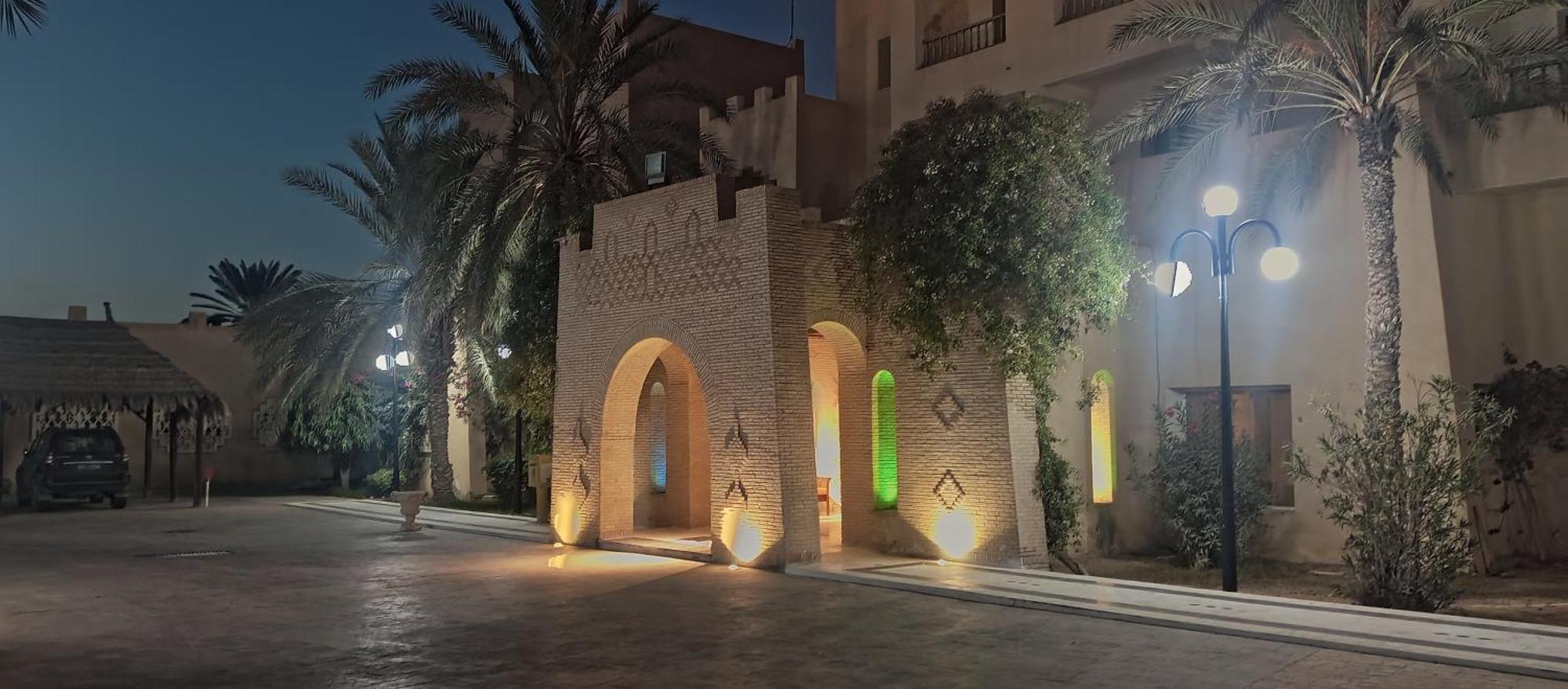 Sahara Douz Hotel Exterior photo